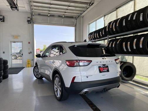 2022 Ford Escape Titanium