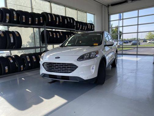 2022 Ford Escape Titanium