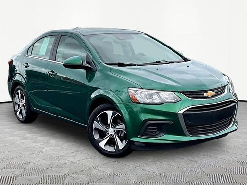Ivy Metallic 2018 Chevrolet Sonic LT
