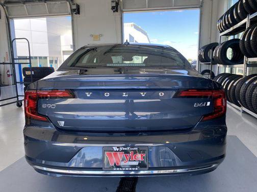 2023 Volvo S90 B6 Ultimate