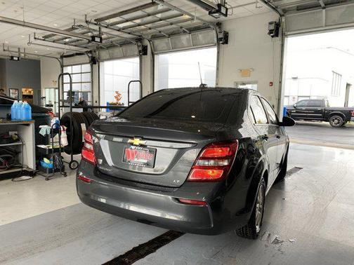 2020 Chevrolet Sonic FWD Sedan LT