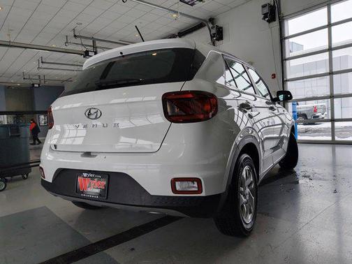 2024 Hyundai VENUE SE