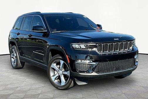 Diamond Black Crystal Pearlcoat 2023 Jeep Grand Cherokee Limited
