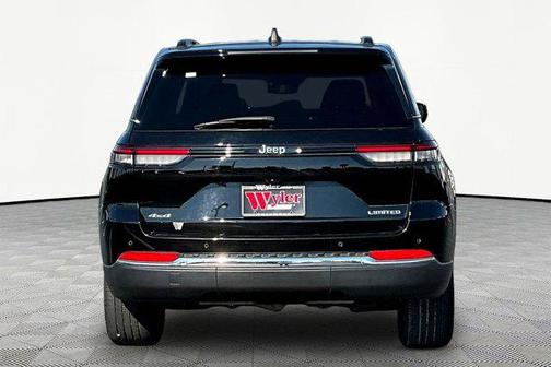 Diamond Black Crystal Pearlcoat 2023 Jeep Grand Cherokee Limited
