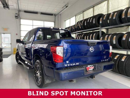 2021 Nissan Titan SV