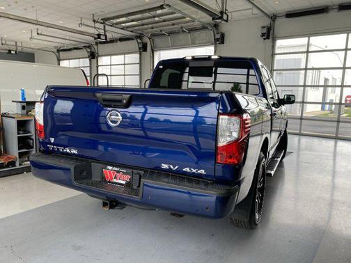 2021 Nissan Titan SV