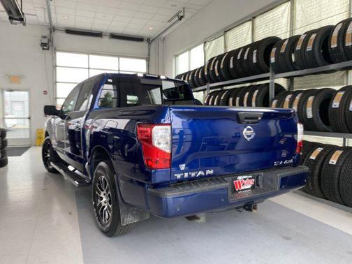 2021 Nissan Titan SV