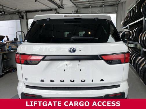 2024 Toyota Sequoia SR5