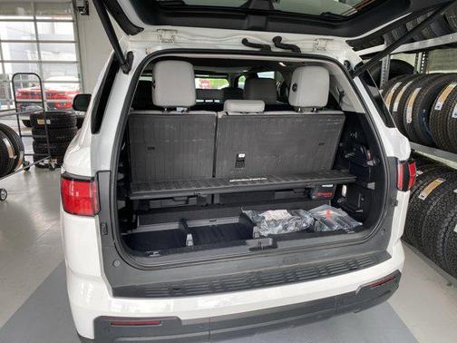 2024 Toyota Sequoia SR5
