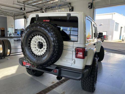 2024 Jeep Wrangler 4-Door Sahara 4x4
