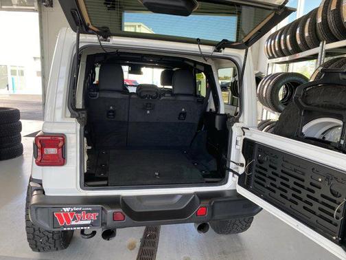 2024 Jeep Wrangler 4-Door Sahara 4x4