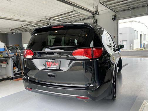 2019 Chrysler Pacifica Touring-L Plus