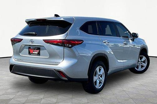 Celestial Silver Metallic 2023 Toyota Highlander LE