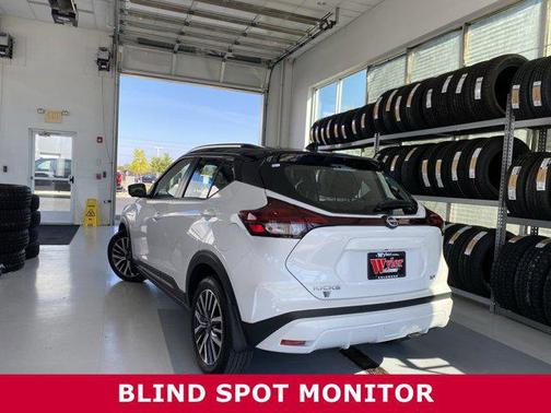 2023 Nissan Kicks SR