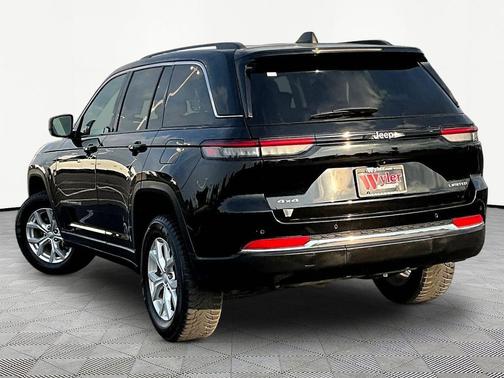Diamond Black Crystal Pearl 2023 Jeep Grand Cherokee Limited