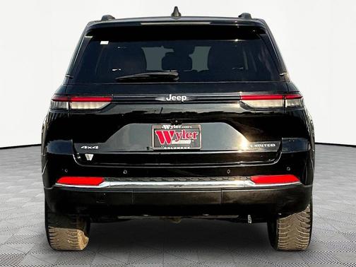 Diamond Black Crystal Pearl 2023 Jeep Grand Cherokee Limited