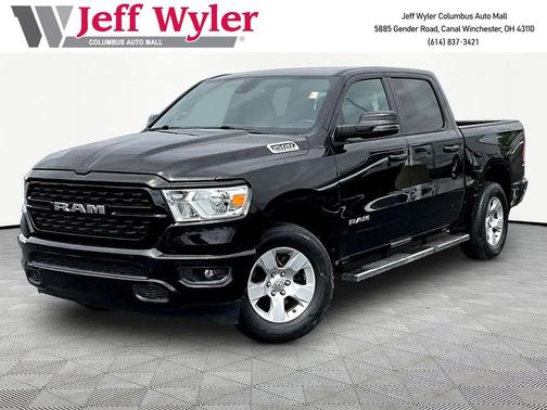 Diamond Black Crystal Pearlcoat 2024 RAM 1500 Big Horn/Lone Star