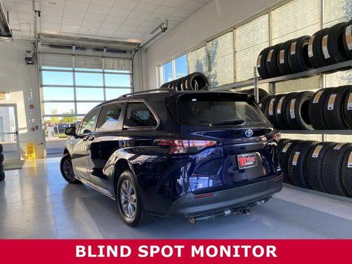 2021 Toyota Sienna XLE 7 Passenger