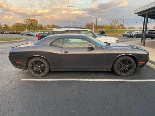 2016 Dodge Challenger SXT