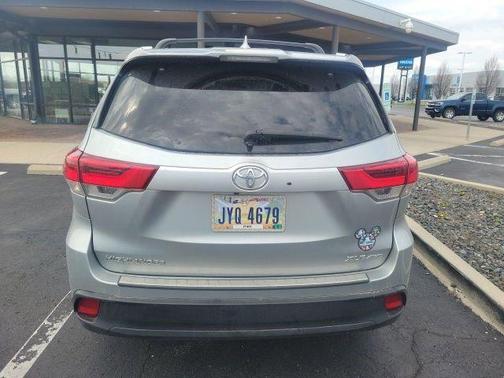 Celestial Silver Metallic 2019 Toyota Highlander XLE
