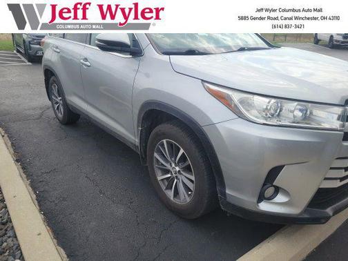 Celestial Silver Metallic 2019 Toyota Highlander XLE