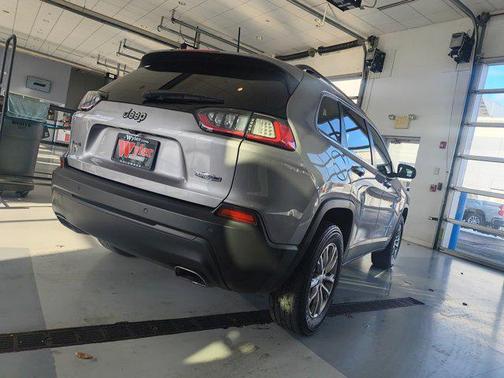 2022 Jeep Cherokee Latitude Lux
