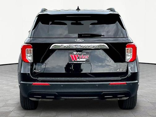 AGATE BLACK METALLIC 2022 Ford Explorer XLT