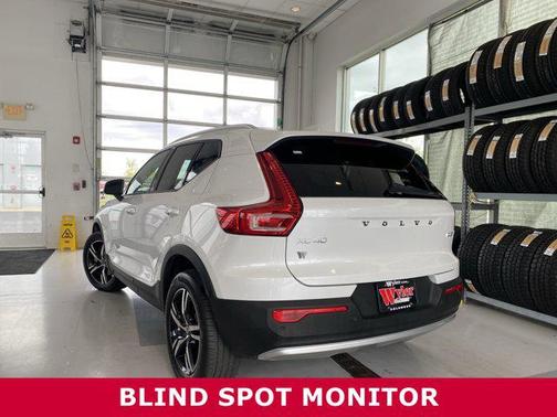 2023 Volvo XC40 B5 Core