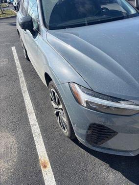 2024 Volvo XC60 B5 Plus Dark Theme