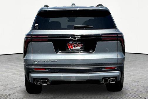 Sterling Gray Metallic 2026 Chevrolet Traverse LT