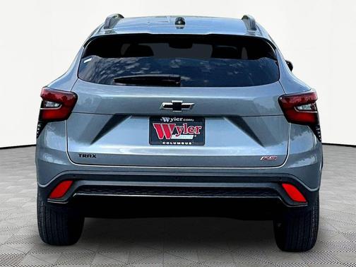 Sterling Gray Metallic 2026 Chevrolet Trax FWD 2RS