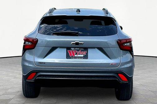 Sterling Gray Metallic 2026 Chevrolet Trax FWD 2RS