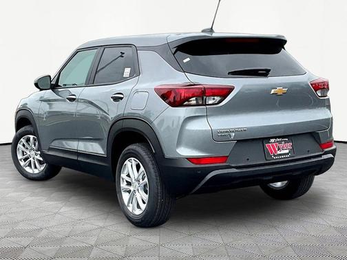Sterling Gray Metallic 2026 Chevrolet Trailblazer LS