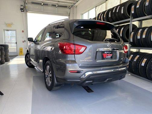 2019 Nissan Pathfinder S