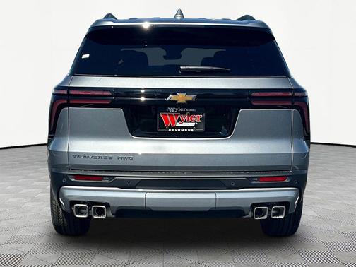 Sterling Gray Metallic 2026 Chevrolet Traverse LT