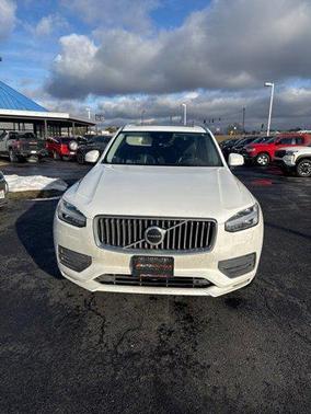 2021 Volvo XC90 T6 Momentum
