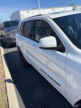 2017 Jeep Grand Cherokee Altitude