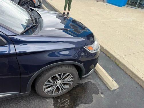 Cosmic Blue Metallic 2017 Mitsubishi Outlander SEL