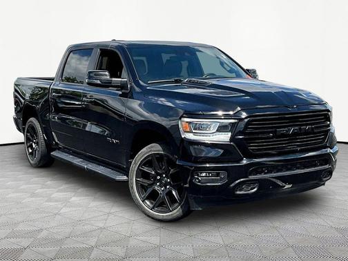 Diamond Black Crystal Pearlcoat 2023 RAM 1500 Laramie