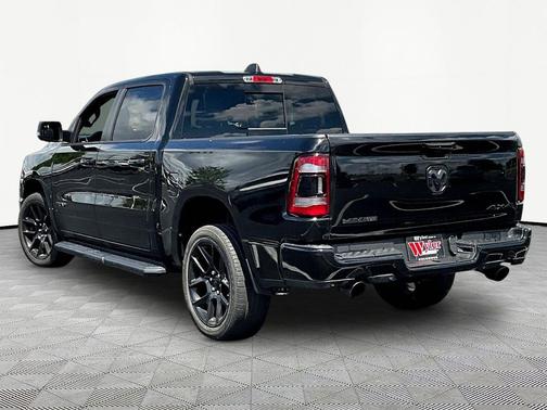 Diamond Black Crystal Pearlcoat 2023 RAM 1500 Laramie