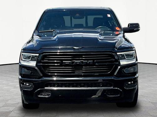 Diamond Black Crystal Pearlcoat 2023 RAM 1500 Laramie