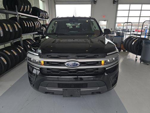 AGATE BLACK METALLIC 2022 Ford Expedition XLT
