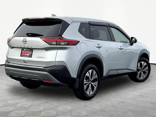 Brilliant Silver Metallic 2023 Nissan Rogue SV