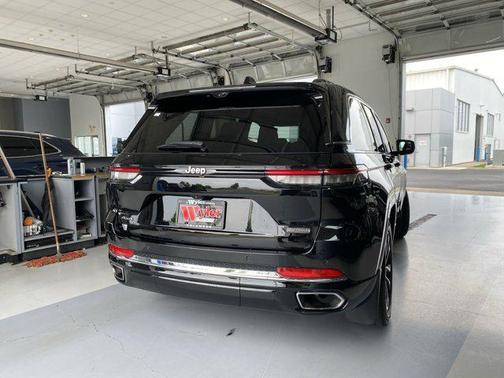 2022 Jeep Grand Cherokee Overland