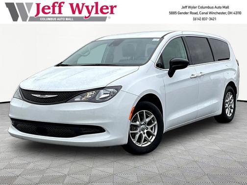 Bright White Clearcoat 2024 Chrysler Voyager LX
