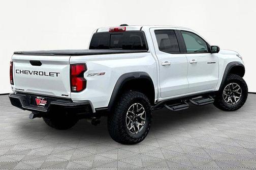 Summit White 2024 Chevrolet Colorado ZR2