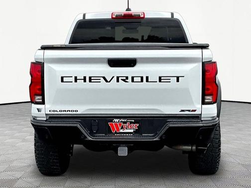 Summit White 2024 Chevrolet Colorado ZR2