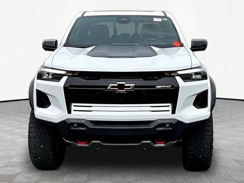 Summit White 2024 Chevrolet Colorado ZR2