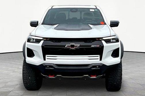 Summit White 2024 Chevrolet Colorado ZR2
