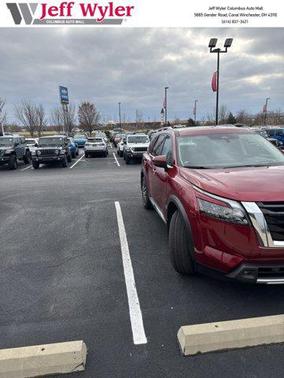 2025 Nissan Pathfinder Platinum 4WD